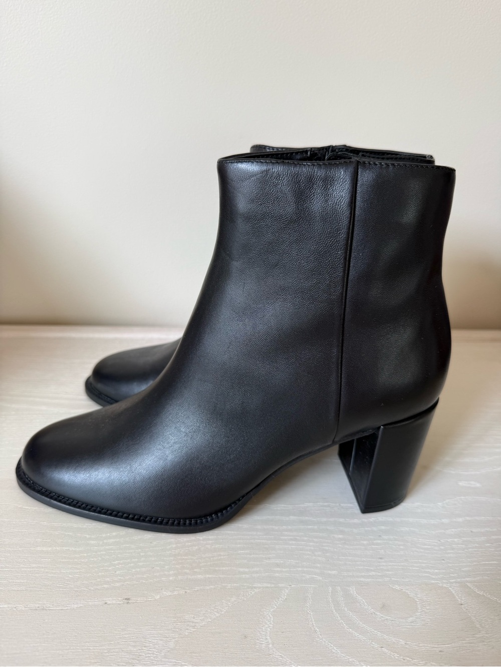 Steve Madden Black Leather Block Heel Ankle Boots size 8.5 NWOT